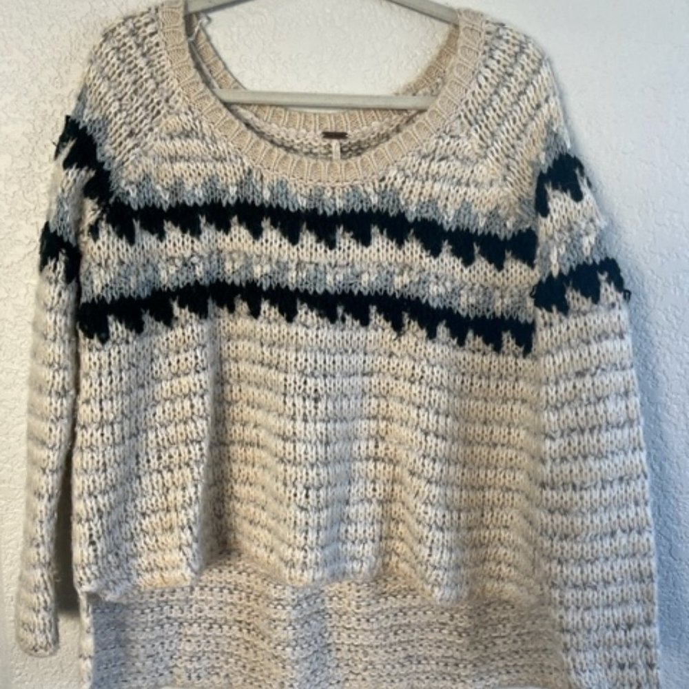 Free People Sweater Size Medium